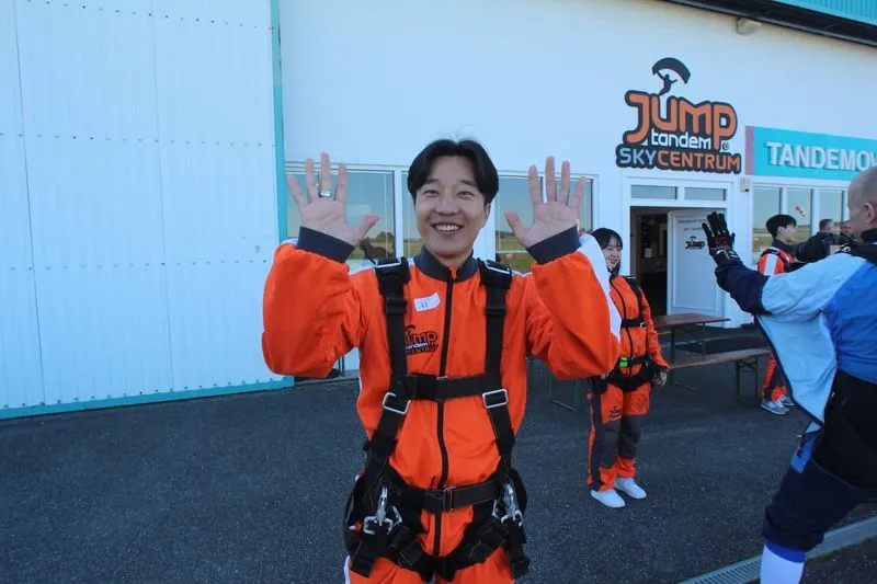 Tandem skydiving Jump-tandem