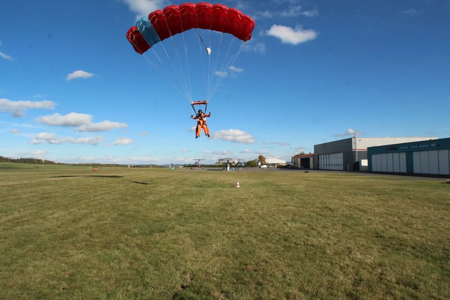 Tandem skydiving Jump-tandem