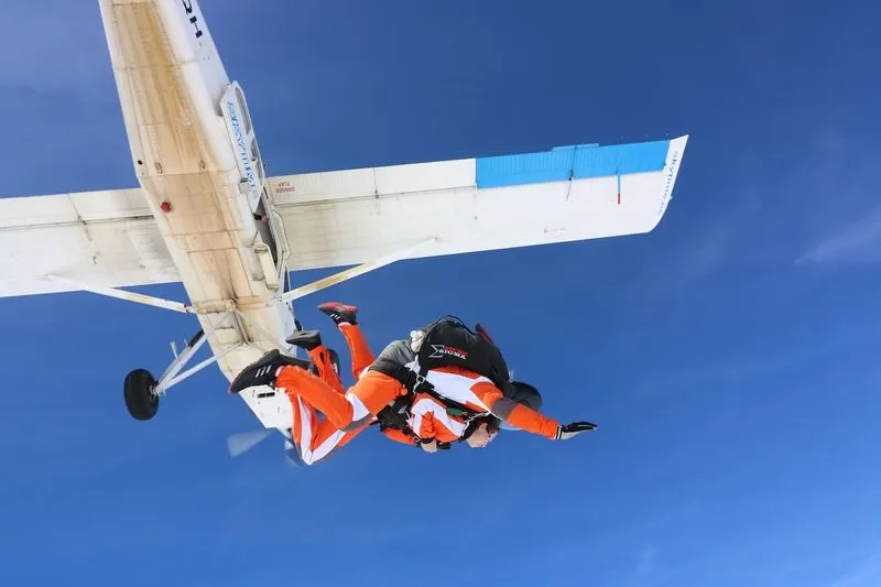 Tandem skydiving Jump-tandem