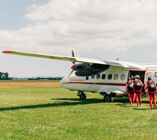Tandem skydiving Jump-tandem