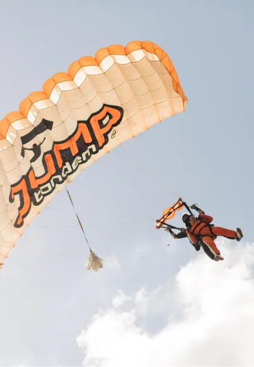 Tandem skydiving Jump-tandem
