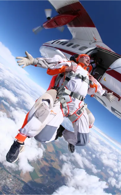 Tandem skydiving Jump-tandem