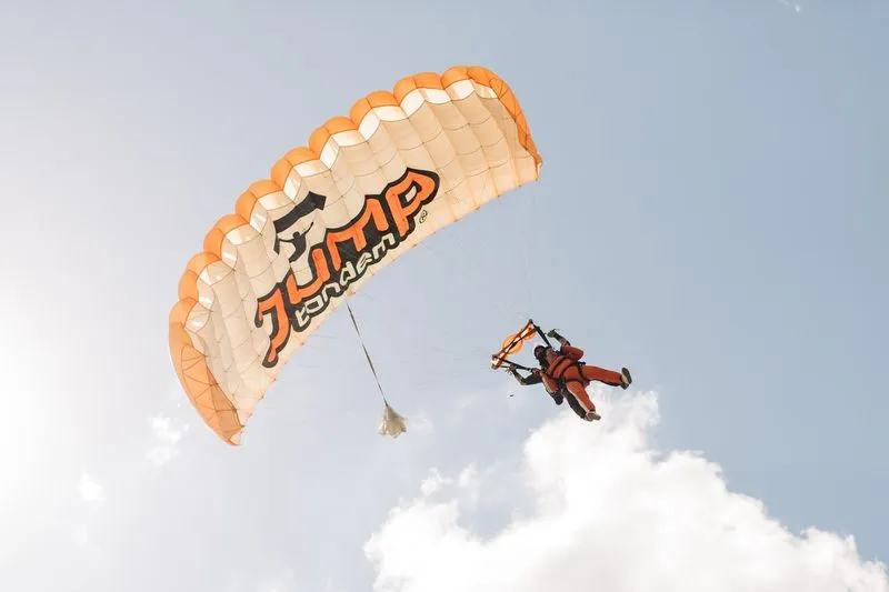 Tandem skydiving Jump-tandem